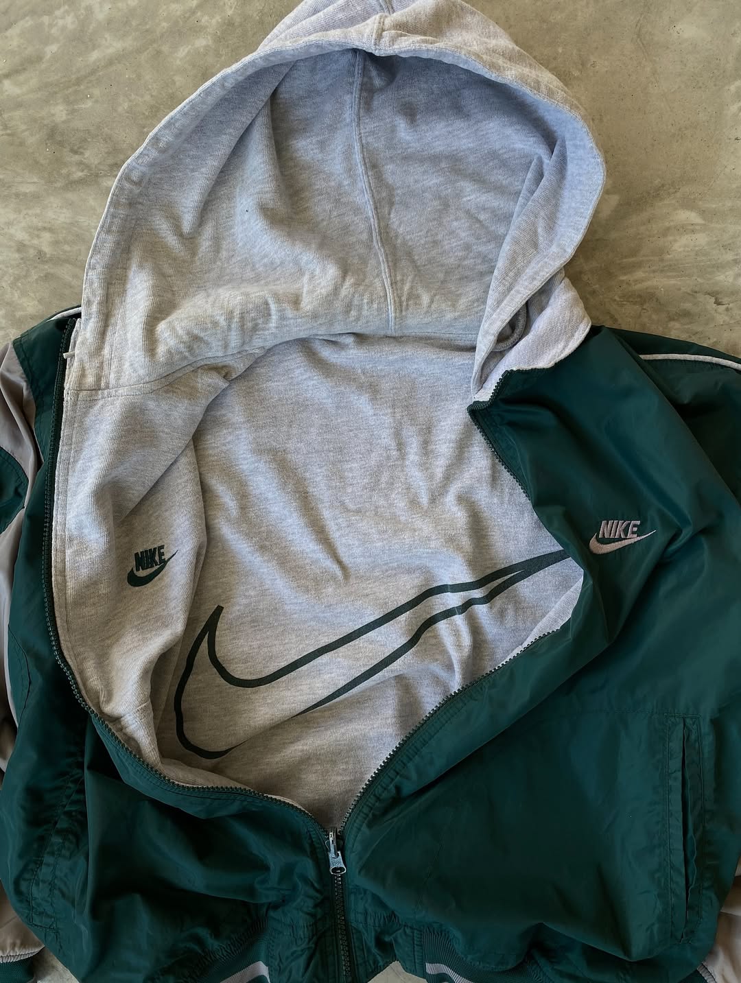 UNISEX VINTAGE NKE REVERSIBLE BOMBER JACKET
