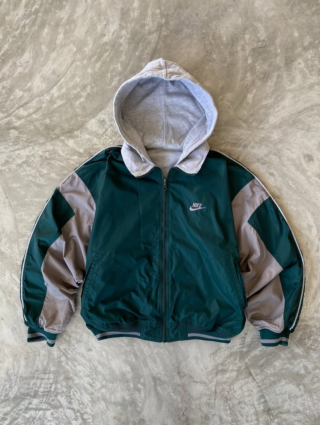 UNISEX VINTAGE NKE REVERSIBLE BOMBER JACKET